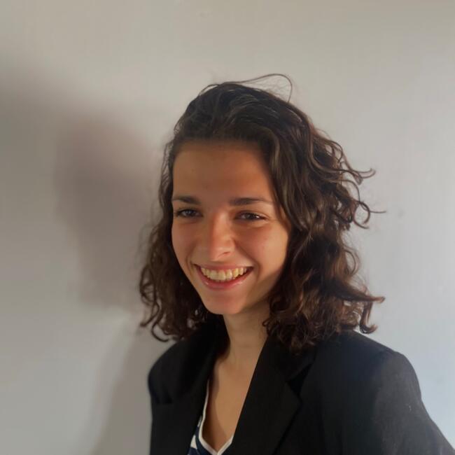 Babysitter in Paris: Zoé