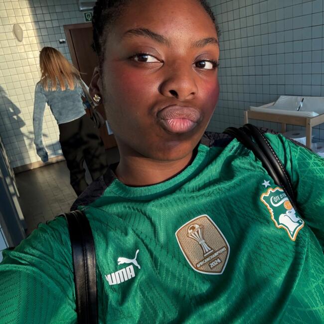 Babysitter in Woluwe-Saint-Lambert: Mia