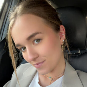 Babysitter in La Digne-d'Amont: Morgane