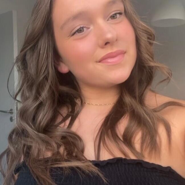 Babysitter in Ath: Camille