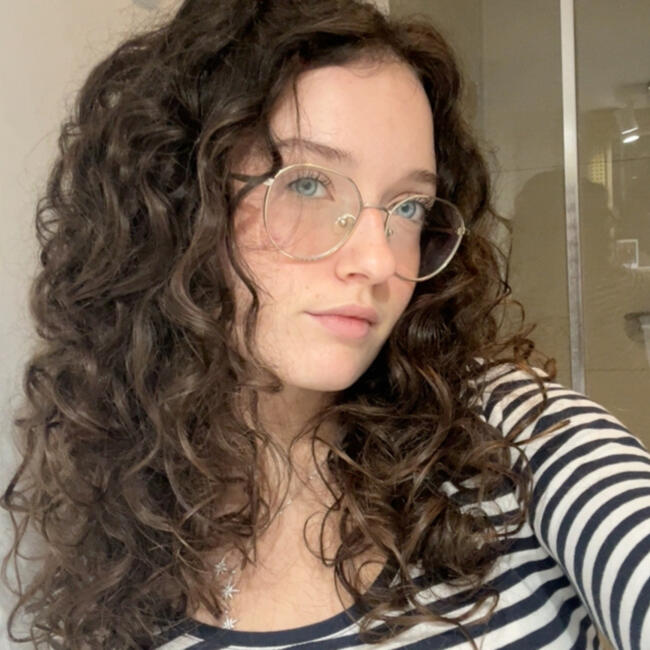 Babysitter in Poitiers: Clara