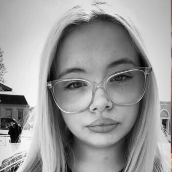 Babysitter in Gleizé: Alicia