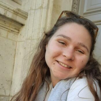Babysitter in Biard: Lola
