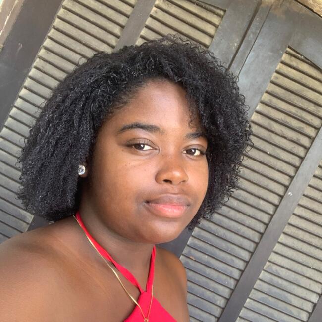 Babysitter in São Pedro da Aldeia: Anna