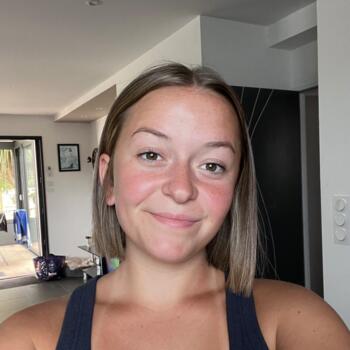 Babysitter in Saint-Philbert-de-Bouaine: Alyssa