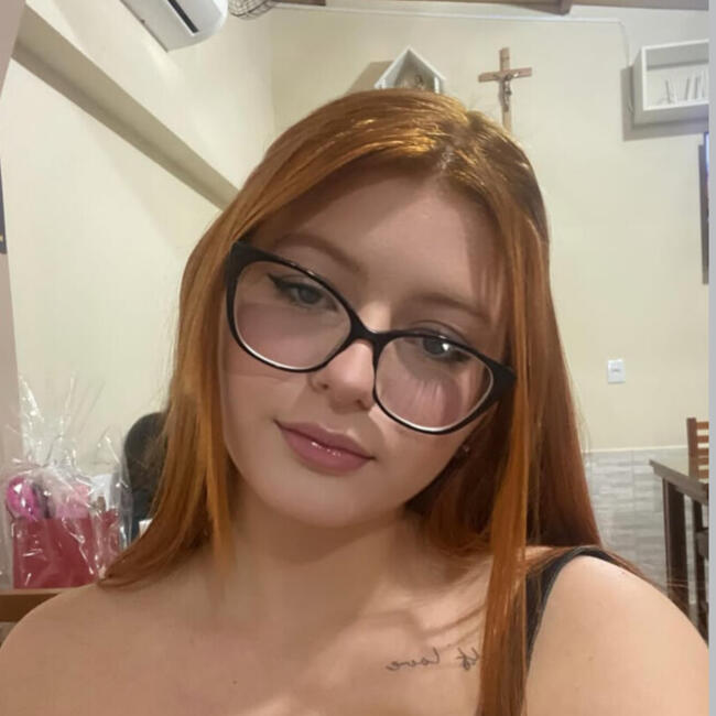 Babá em Itajaí: Kira