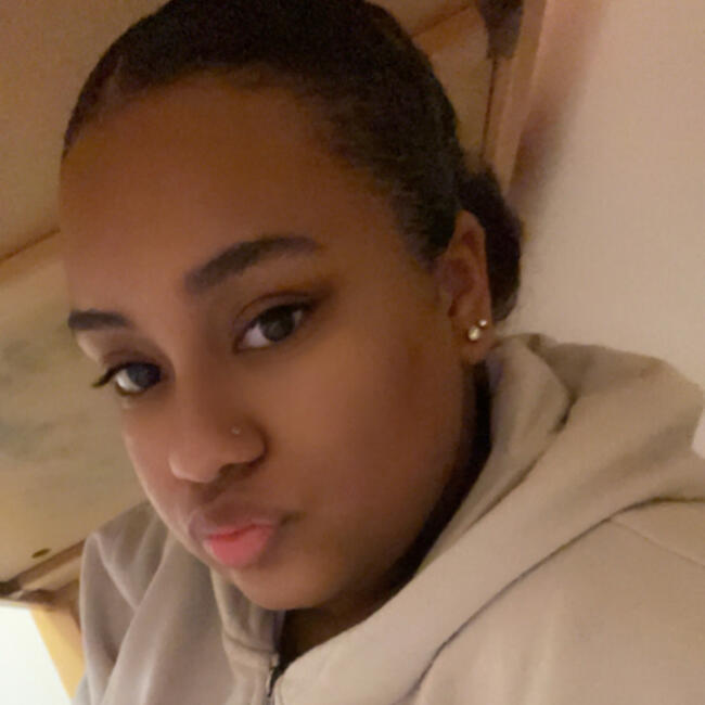 Babysitter in Rouen: Lana