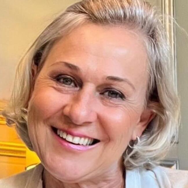 Babysitter in Santana de Parnaíba: Elisabete