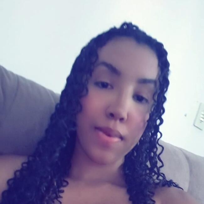 Babá em Praia Grande: Victória