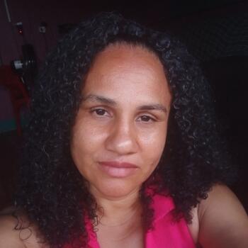 Babysitter Goiânia: Zildelena