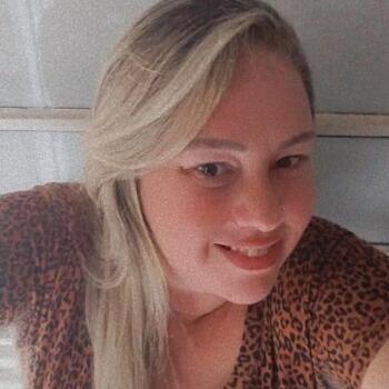 Babysitter in São José dos Campos: Naira
