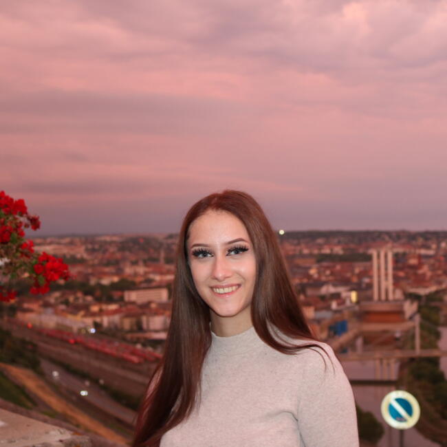 Babysitter in Bad Vilbel: Kira