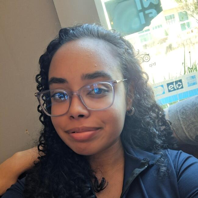 Babysitter in São Pedro da Aldeia: Sophia Taran