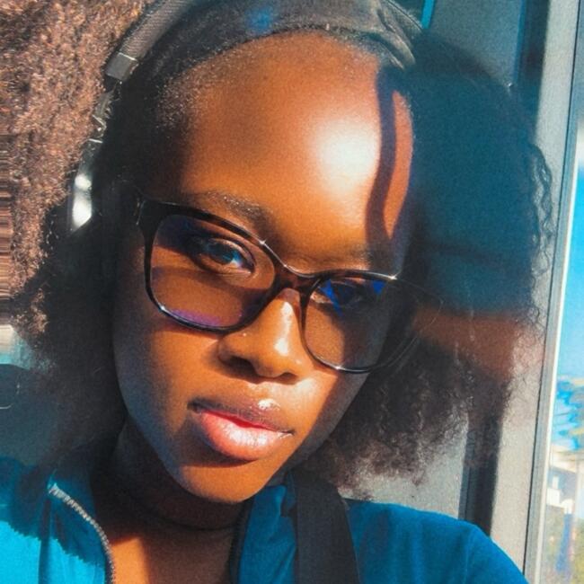 Baby-sitter in Québec: Aicha