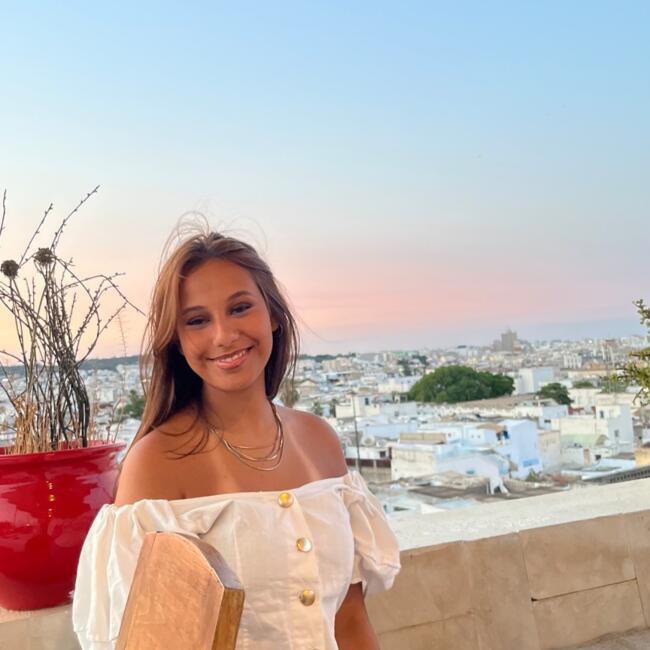 Babysitter in Saint-Martin-d'Hères: Maram