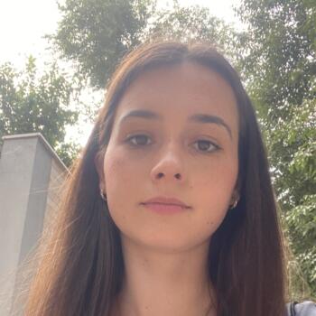 Babysitter in Torrent: Nuria