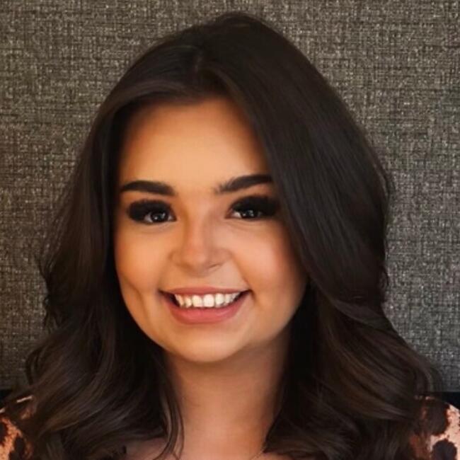 Babysitter in Manchester: Bella