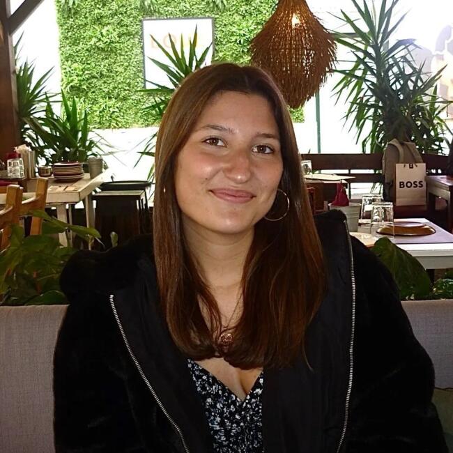 Babysitter in Alvalade: Bruna