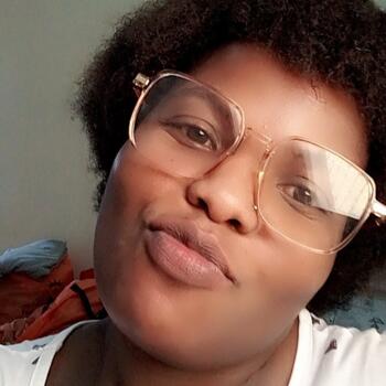 مربية أطفال في دبي: Faridah