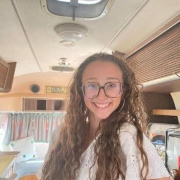 Babysitter in Charenton-le-Pont: Jade
