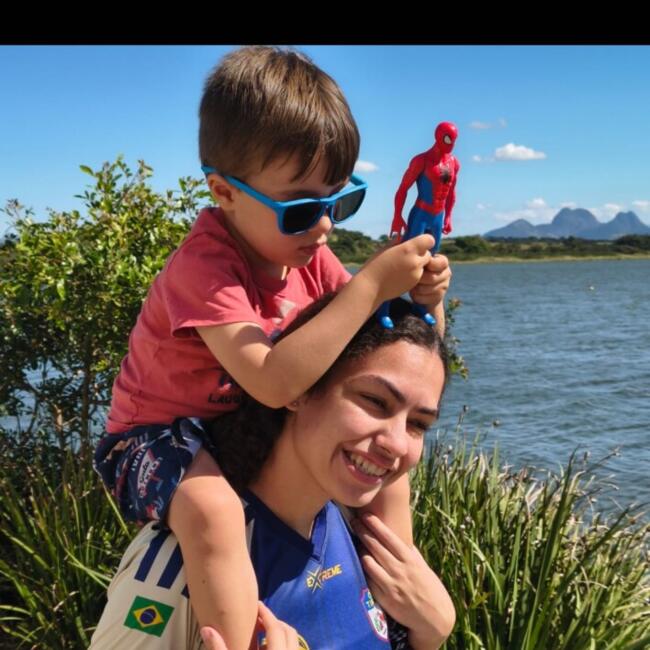 Babysitter in Uberlândia: Hellen