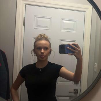 Baby-sitter in Whitby: Kaitlyn