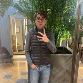 Baby-sitter in Paris: Raphaël