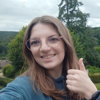 Babysitter in La Riche: Léa