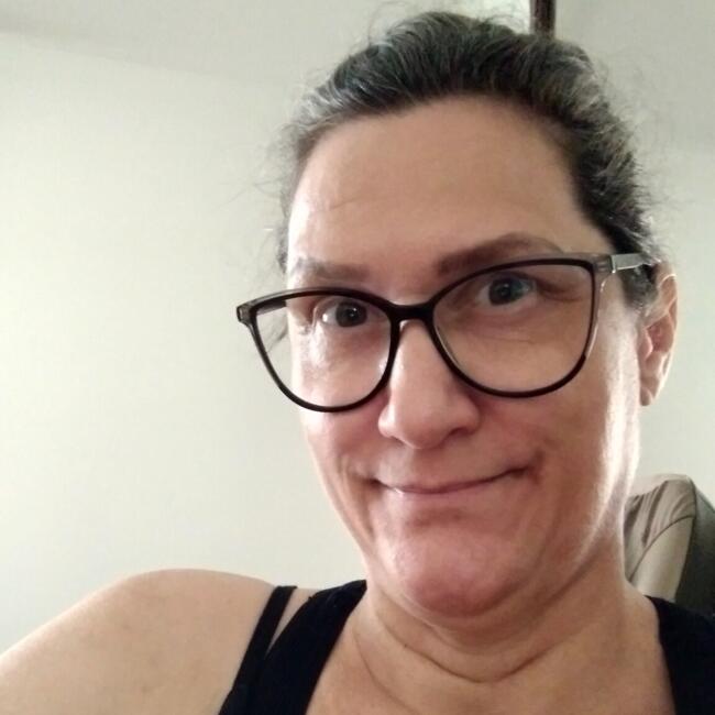 Babá em Londrina: Raquel