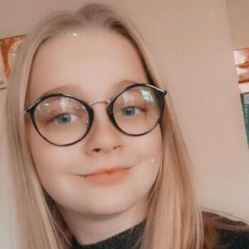 Babysitter in Condé-sur-l'Escaut: Marie