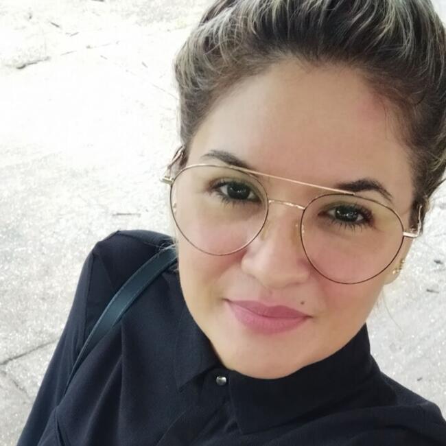 Babysitter em Porto: Daiane