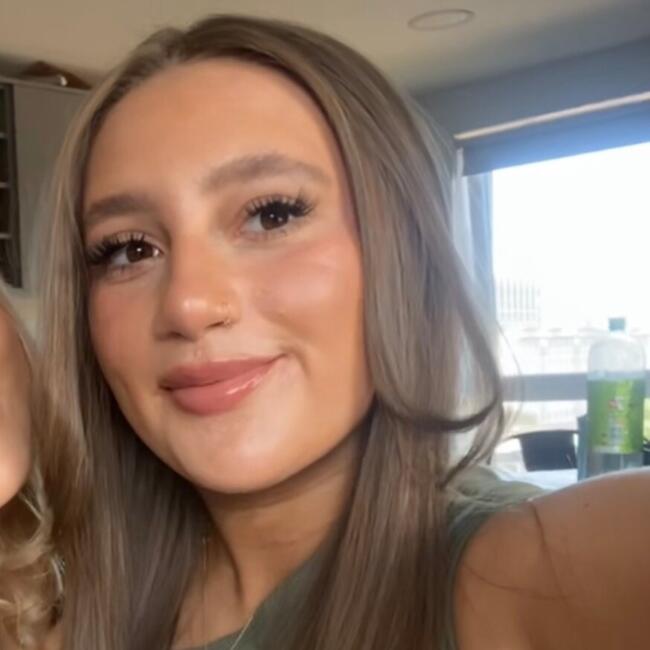 Babysitter in Runcorn: Chloe