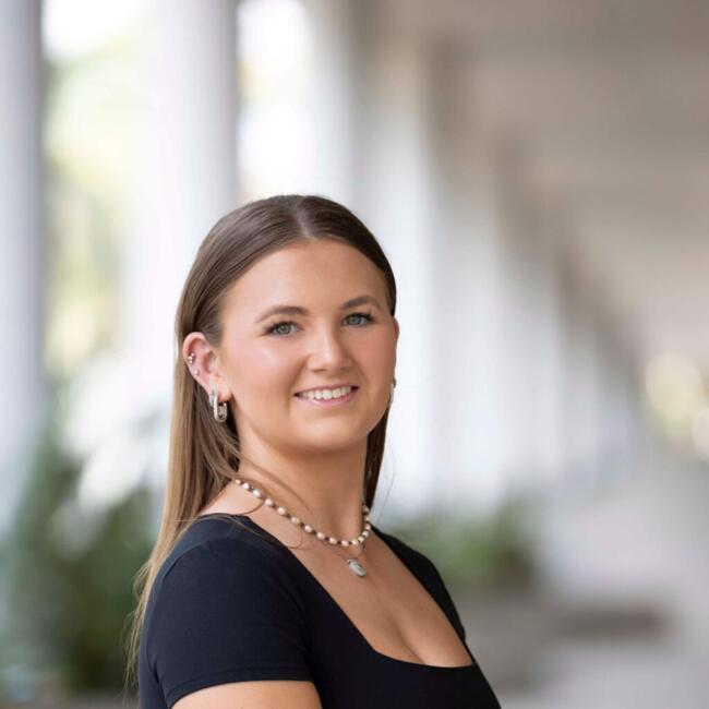 Babysitter in Brisbane: Becky