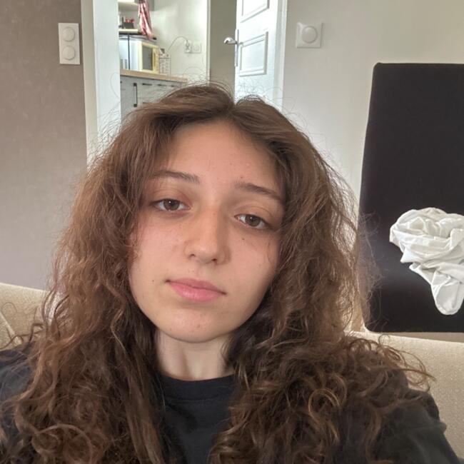 Babysitter in Tours: Melissa