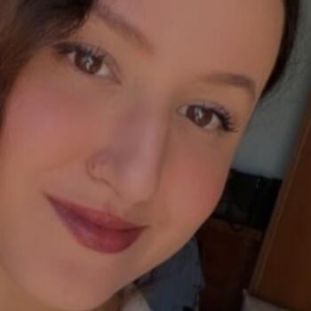 Babysitter in Paris: Asmae Hadjar