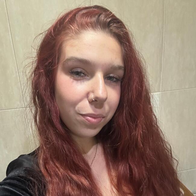 Babysitter in São Tiago de Custoias: Luciana