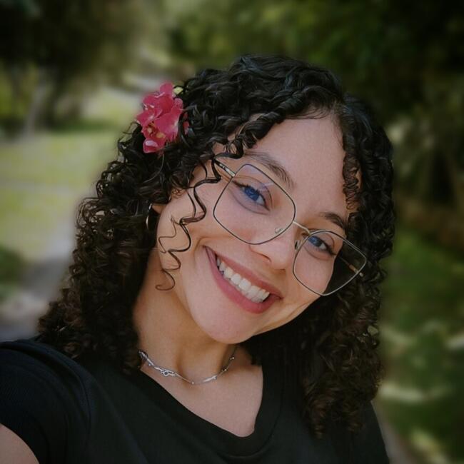 Babá em Cotia: Ana Beatriz