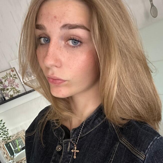 Babysitter in Villiers-Saint-Fréderic: Rose