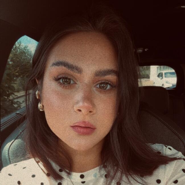 Babysitter in Vert-en-Drouais: Burcu