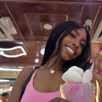 Babysitter in Chicago: Kadiatou