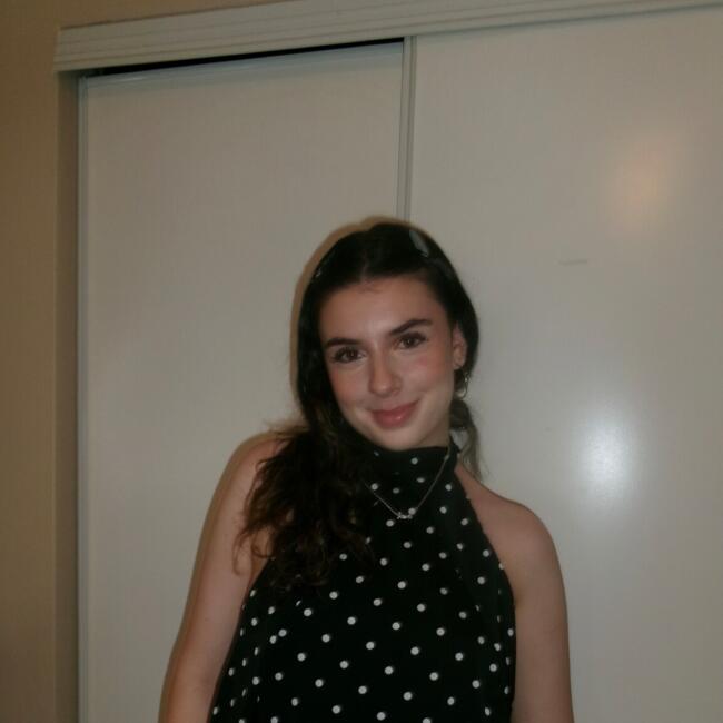 Baby-sitter in Burlington: Emily