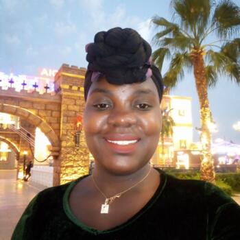 جليسة أطفال أبوظبي: Juliet