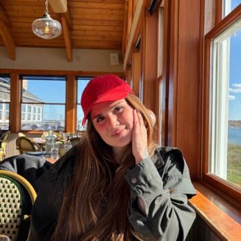 Babysitter in New Canaan (Connecticut): Maria Clara