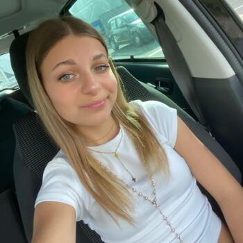 Babysitter in Noisy-le-Grand: Alanis