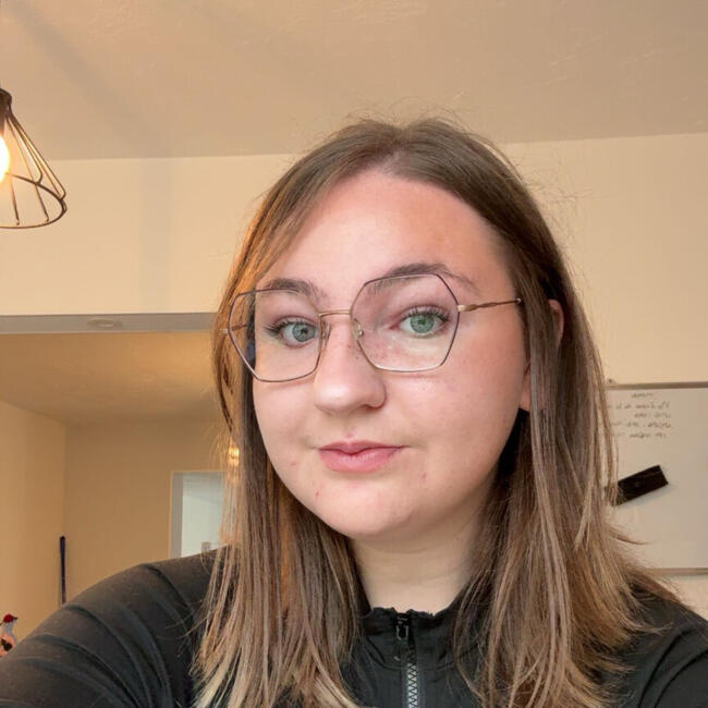 Babysitter in Saint-Quentin: Lily