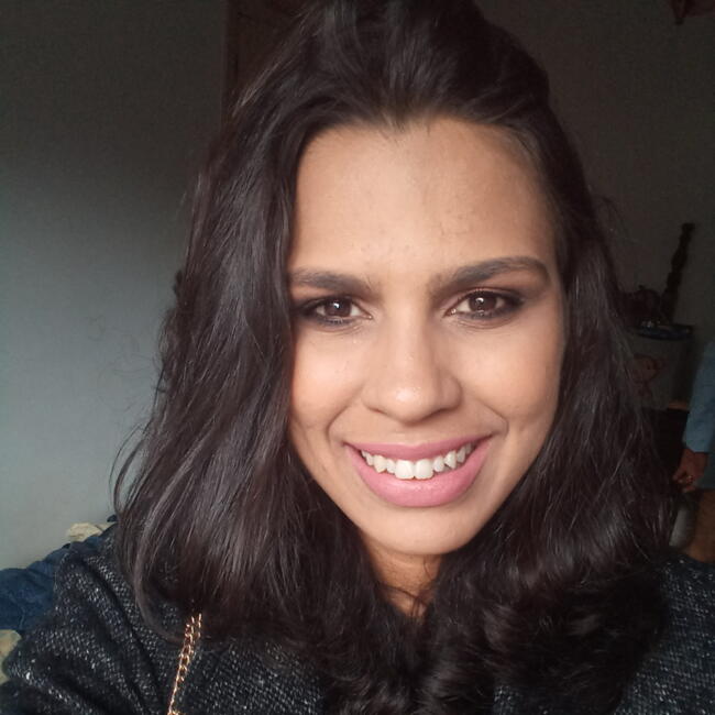 Babysitter in Coimbra: Thaiane