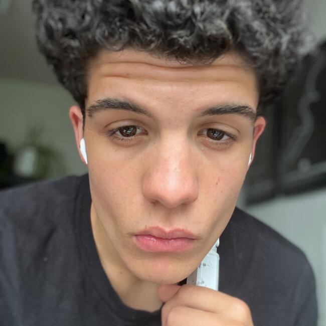 Babysitter in Nivelles: Naim