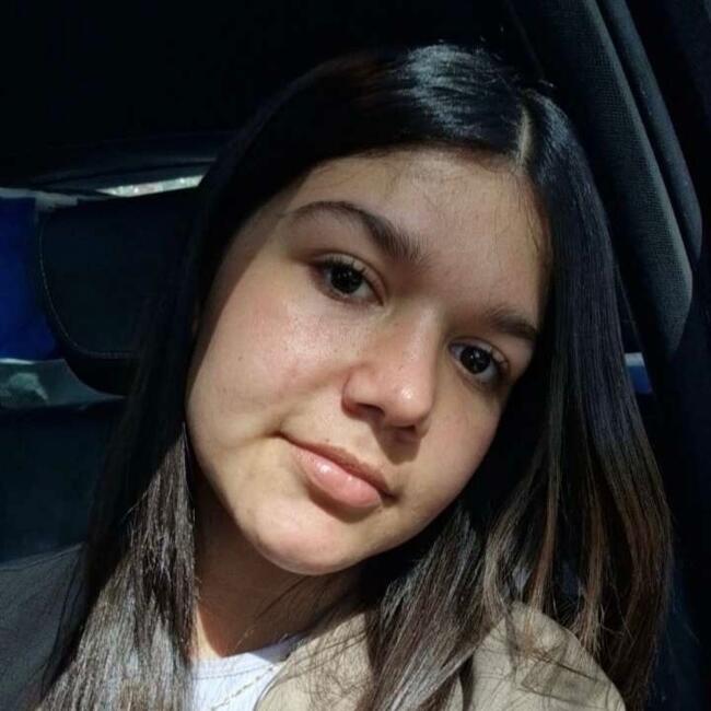 Babysitter in Bayonne: Evin