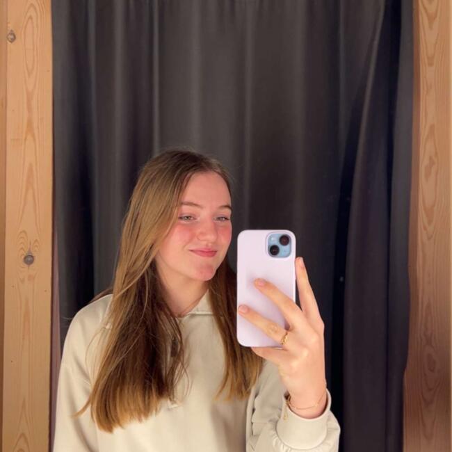 Babysitter in Hoeselt: Ylana