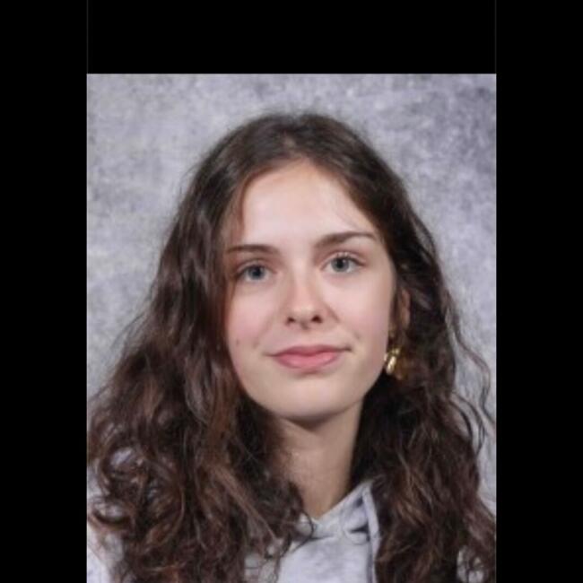 Babysitter in Jouars-Pontchartrain: Ambre